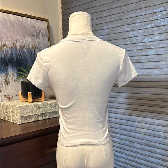 Abound Stretchy White Crew Neck Crop Top for Women. Size Small - Picture 5 of 6